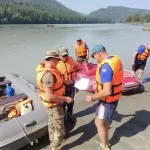 В Республике Алтай продолжают искать мужчин, пропавших на Катуни 1 июля
