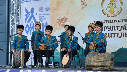 В Горно-Алтайске отмечают праздник алтайского народа Эл Ойын. Фоторепортаж