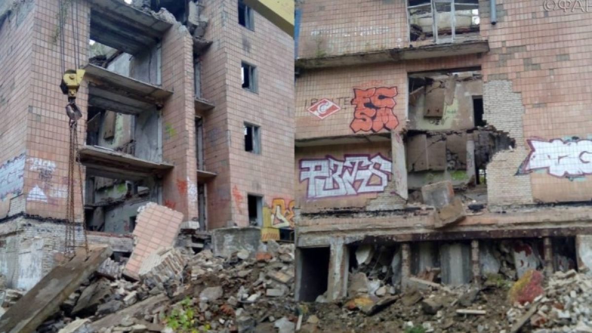 Заброшенное здание рухнуло в Подмосковье: под завалами остались люди