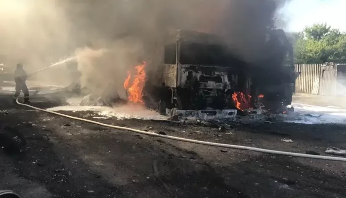 Четыре женщины и ребенок погибли при ударе дрона по автобусу в Белгородской области