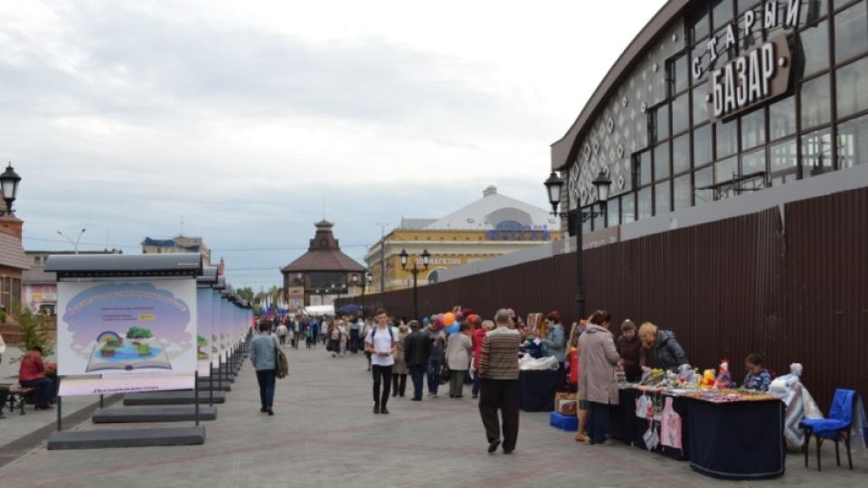 Барнаульский Арбат оживает в День города. Здесь проходит ремесленная ярмарка 