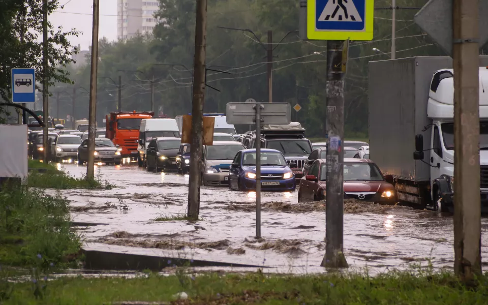 Дожди и грозы со шквалами до 22 м/с: погода в Алтайском крае на выходные