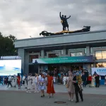 Звезды, зрители и фильм-открытие: в Барнауле стартовал Шукшинский кинофестиваль. Фото