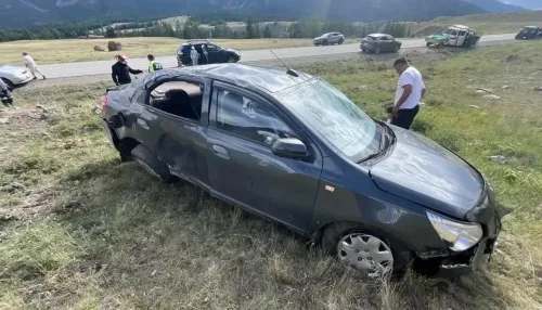 Chevrolet Cobalt перевернулся в Республике Алтай: пострадали пятеро казахстанцев