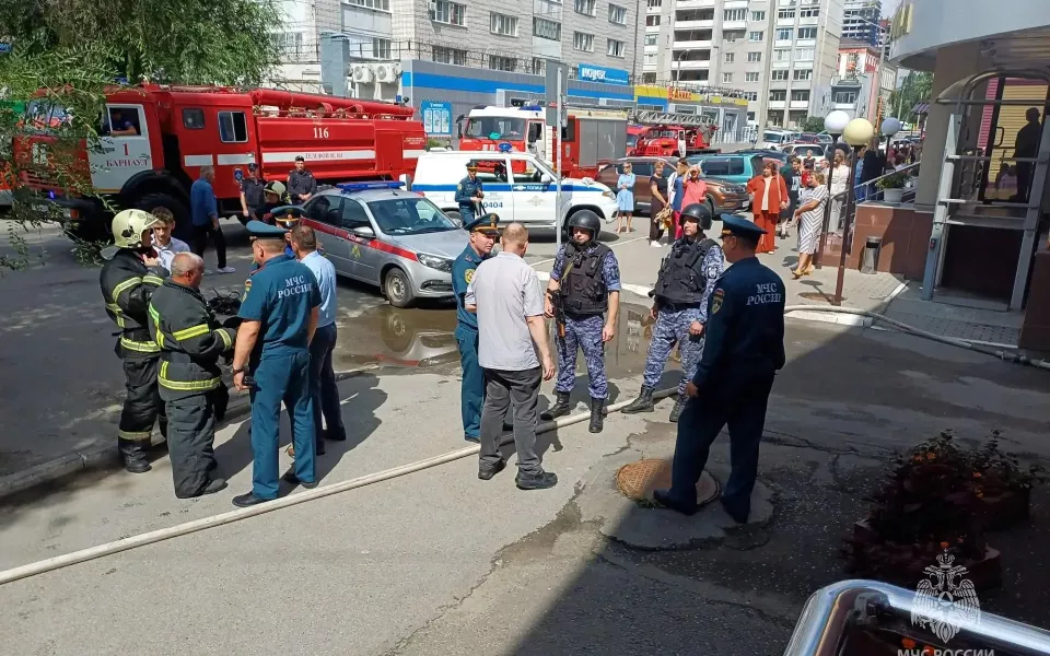 В кинотеатре Премьера в Барнауле произошел пожар, людей эвакуировали