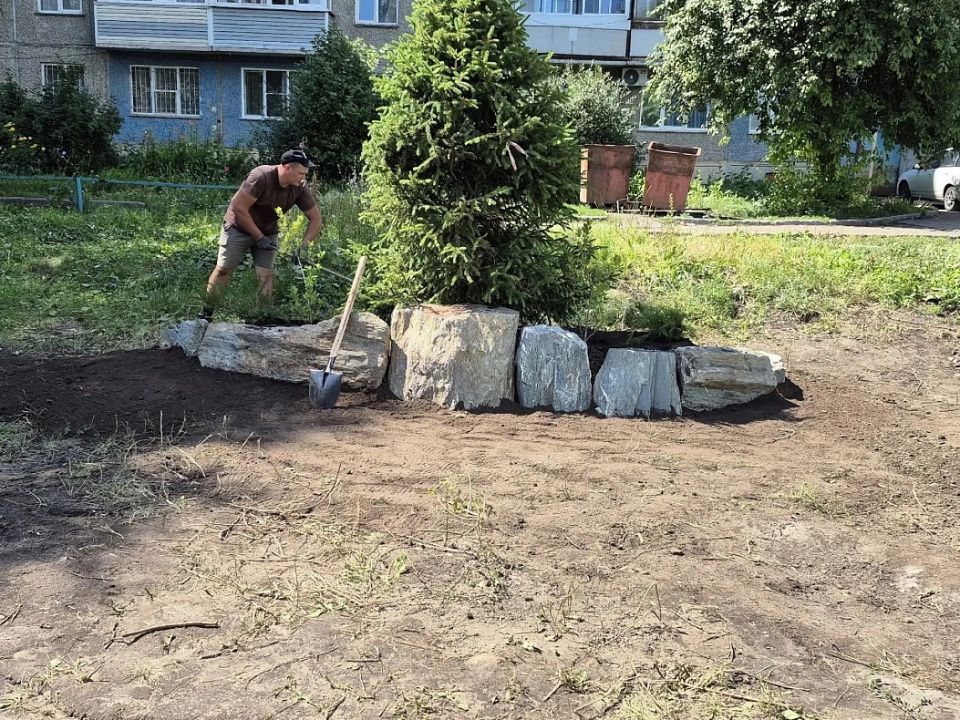 В Барнауле благоустраивают Сиреневый бульвар