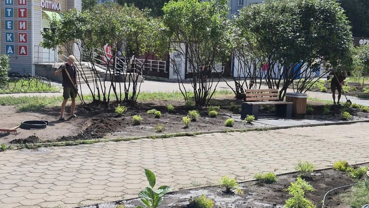 В Барнауле благоустраивают Сиреневый бульвар