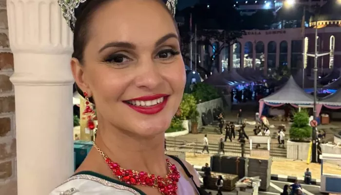 Барнаульская красавица одержала победу на международном конкурсе Миссис Земля-2026