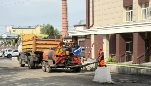Барнаульские дорожники продолжают сезон: на каких улицах идут работы