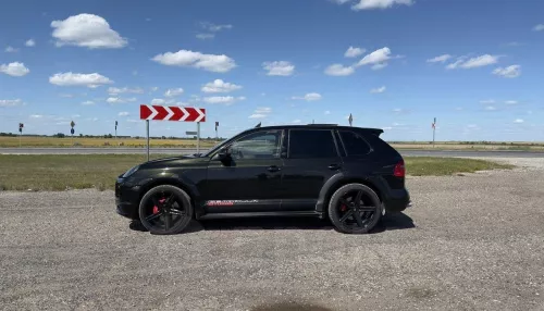 Мощный Porsche c панорамной крышей и полной шумоизоляцией продают в Рубцовске. Фото