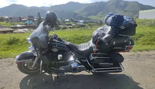 Байкер на Harley-Davidson и его пассажирка попали в больницу после ДТП в Горном Алтае