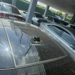 Неизвестный обстрелял автомобили у многоэтажки в Барнауле