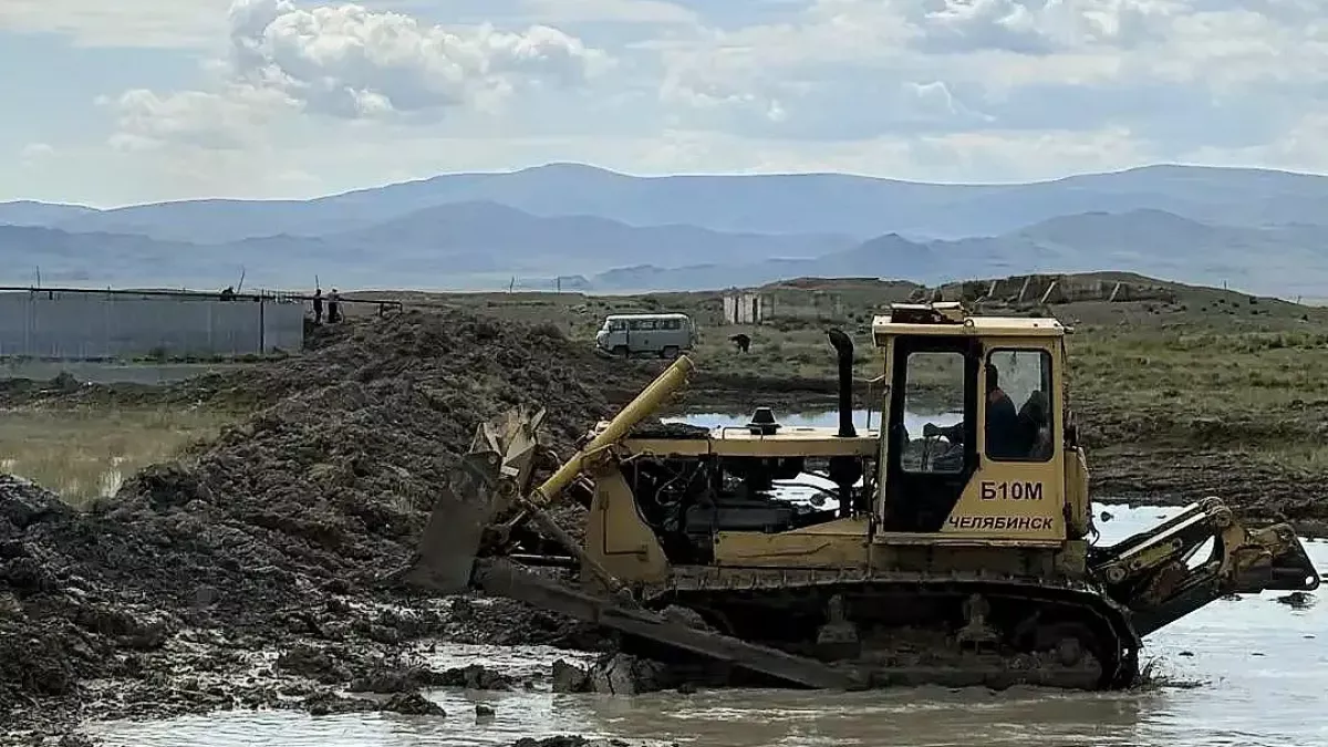 Строительство дамбы в Республике Алтай