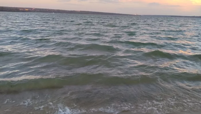 Плававший на бревне мужчина утонул в Новосибирском водохранилище