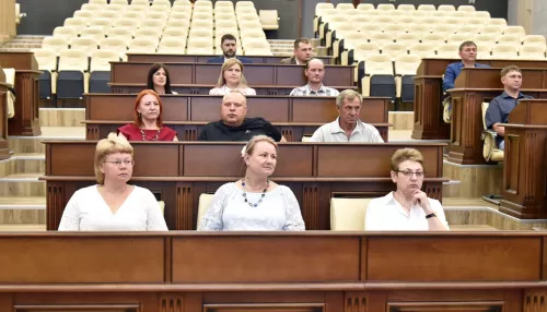В Барнауле наградили представителей строительной отрасли в преддверии праздника. Фото