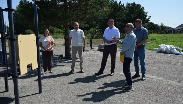 В Авиаторе по программе инициативного бюджетирования обустраивают детскую площадку