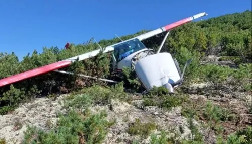 СК назвал три версии крушения легкомоторного самолета Cessna в Иркутской области