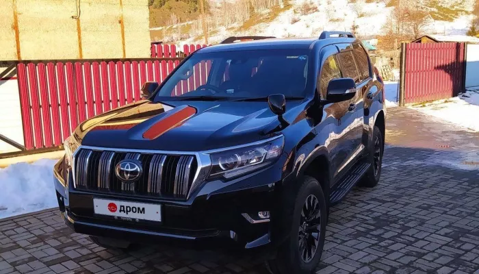 Семиместный Land Cruiser с японского аукциона продают за 5,2 млн руб. в Горном Алтае