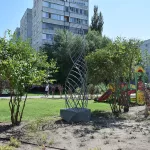 В Индустриальном районе Барнаула продолжают преображать Сиреневый бульвар
