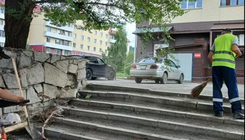В Горно-Алтайске очищают ливневки и приводят в порядок остановочные павильоны