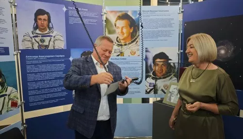 К 65-летию полета Германа Титова в Полковниково открыли уникальную выставку. Фото