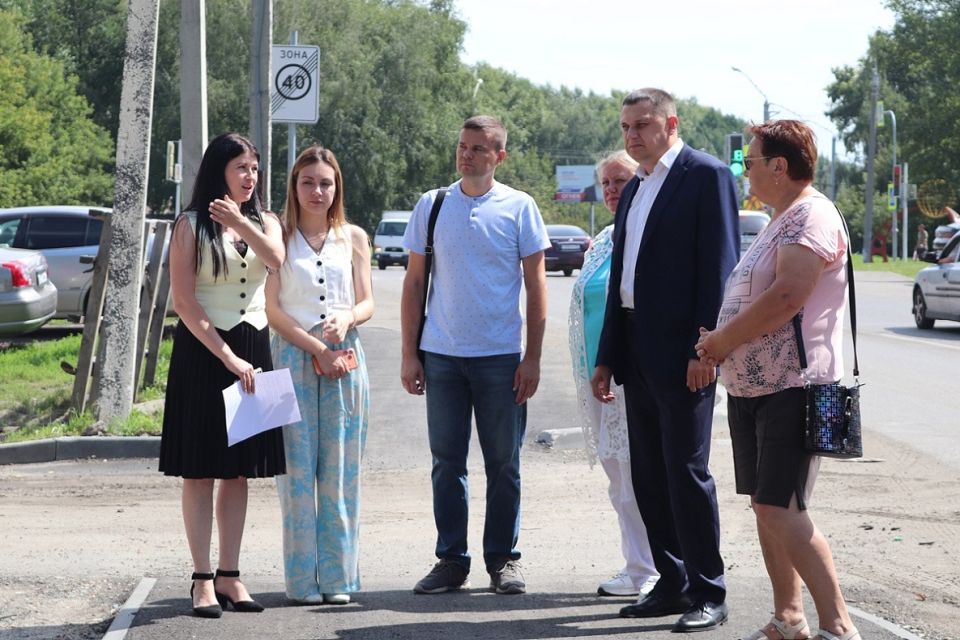 В Барнауле продолжаются работы по благоустройству березовой рощи на улице Юрина