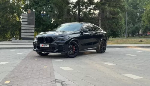 Собранный под заказ BMW с панорамным люком продают за 9,3 млн рублей в Барнауле. Фото