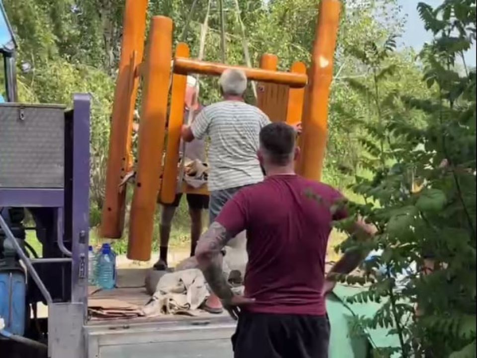 Пос. Куета. Игровая площадка
