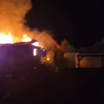 В Горно-Алтайске сгорели дом, гараж и надворные постройки
