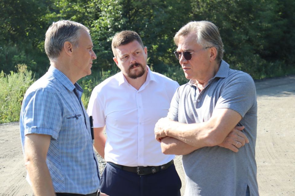 Сотрудники Вагонного участка Барнаула попросили алтайских социалистов содействия в ремонте проблемной дороги