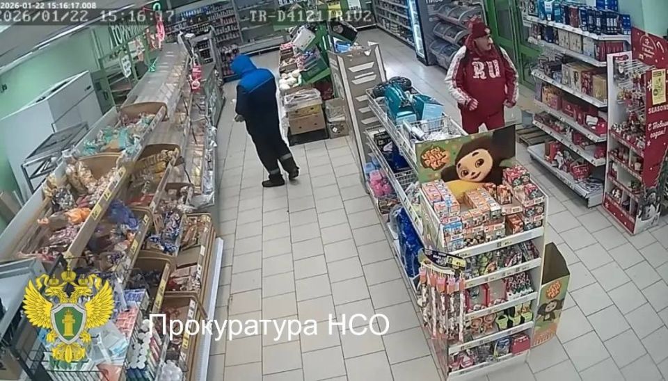 Для конспирации мужчина использовал накладной нос