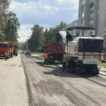 На улицах Шукшина и Алексеевой в Барнауле ремонтируют дороги. Фото