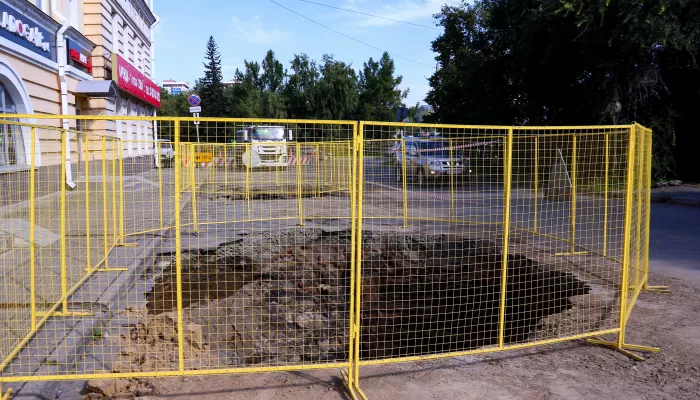 Как идет реконструкция водовода в центре Барнаула после подземной находки. Фото
