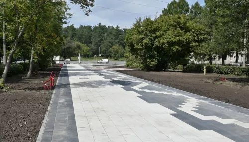 Как преображается аллея имени Чепурко в барнаульском поселке Южном. Фото