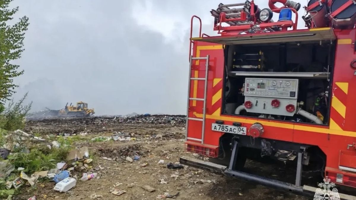 Пожар на полигоне ТБО в селе Чоя Республики Алтай