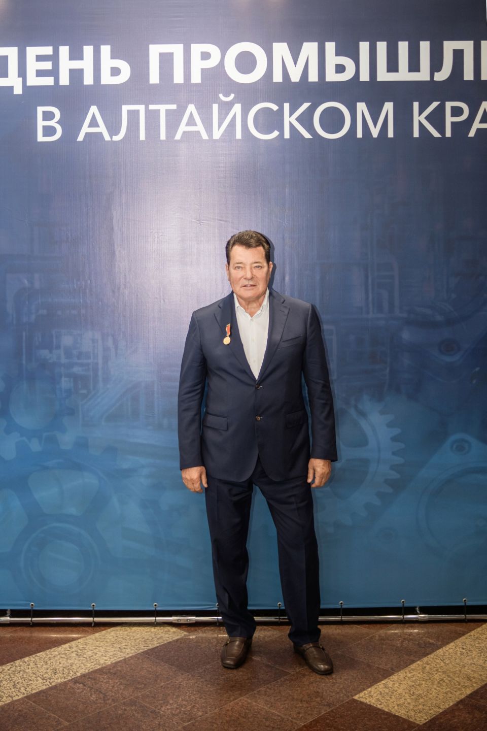 Учредитель компании Ренессанс Косметик Виктор Косихин удостоен медали