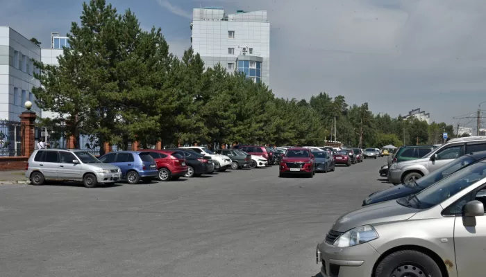 Парковку у алтайского онкоцентра Надежда в Барнауле расширят