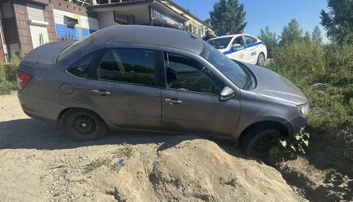 Водитель на Lada Granta устроил побег от полиции в Бийске