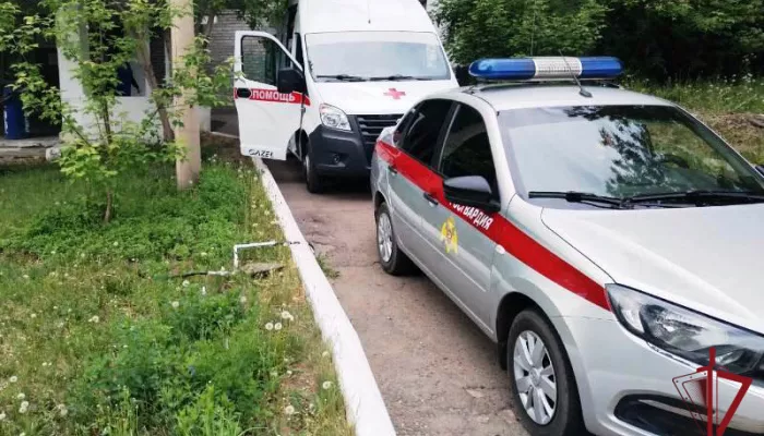 Пьяный пациент с ножом угрожал убить врача скорой помощи в Рубцовске