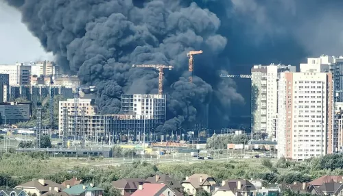 11 человек серьезно пострадали в огромном пожаре в Омске