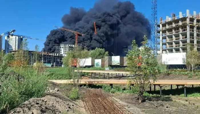 Восемь пострадавших при пожаре в Омске оказались в реанимации