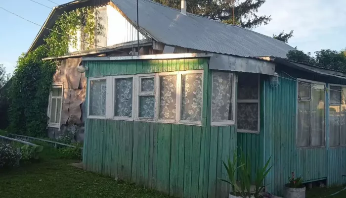 Адекватные соседи, тихое место: под Барнаулом продают дачу за 400 тысяч рублей
