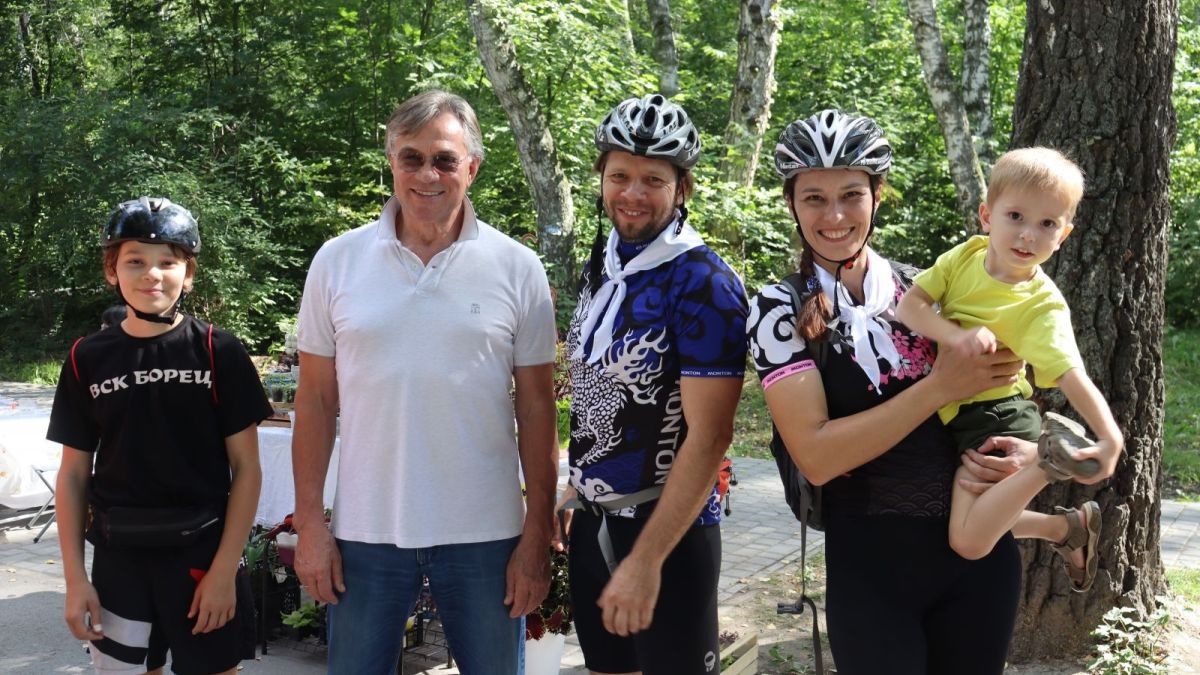 Александр Терентьев поддержал семейный велозаезд в Барнауле