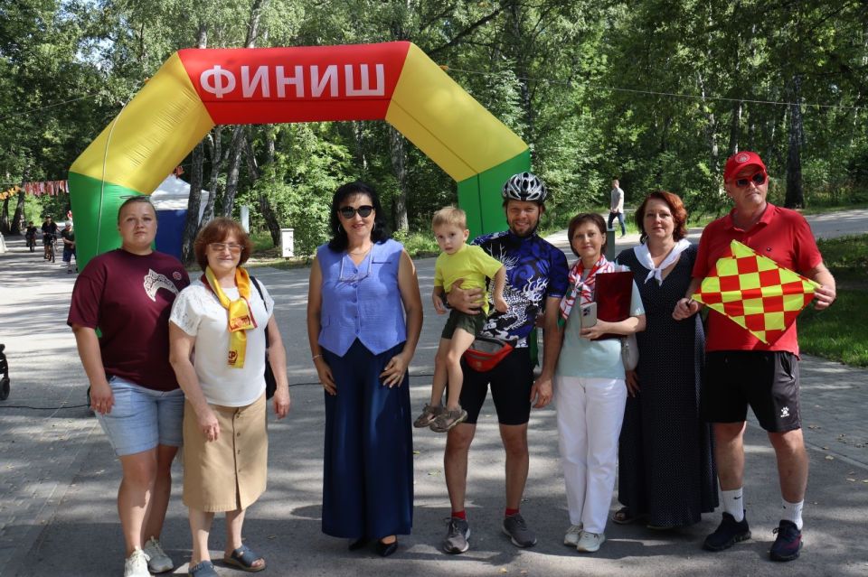 Александр Терентьев поддержал семейный велозаезд в Барнауле