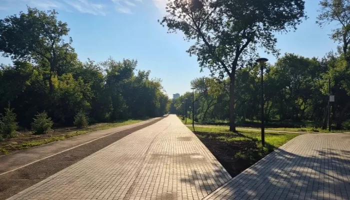 Третий этап благоустройства бывшего парка имени Ленина в Барнауле завершен на 87%