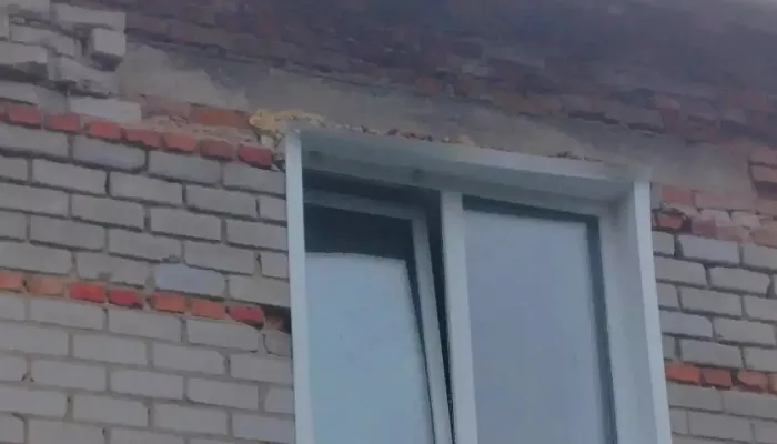 Режим повышенной готовности ввели на территории разрушающегося дома в Рубцовске