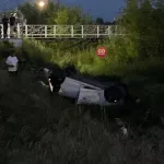 Машина пролетела через пути и едва не сбила детей в Новоалтайске