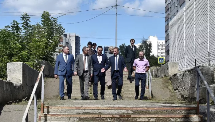 У дома на улице Чкалова, 89, в Барнауле приведут в порядок лестницу и подход к ней