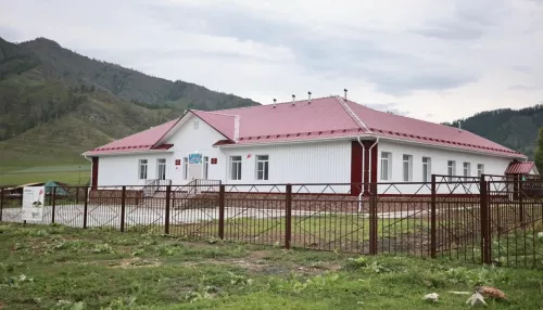 Глава Республики Алтай осмотрел обновленную начальную школу в селе Усть-Мута