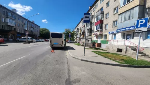 Женщине оторвало палец на выходе из барнаульской маршрутки
